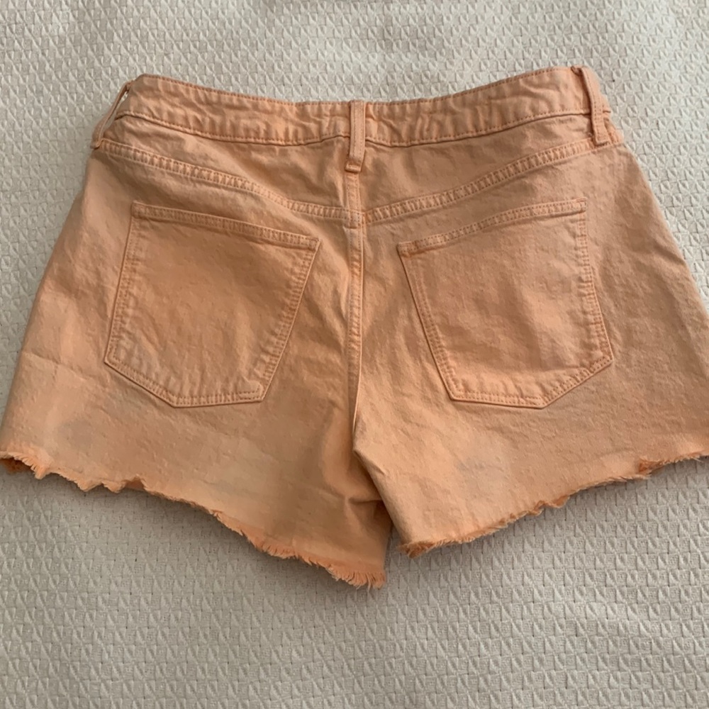 Universal threads high rise jean shorts size 12 - Picture 2 of 4
